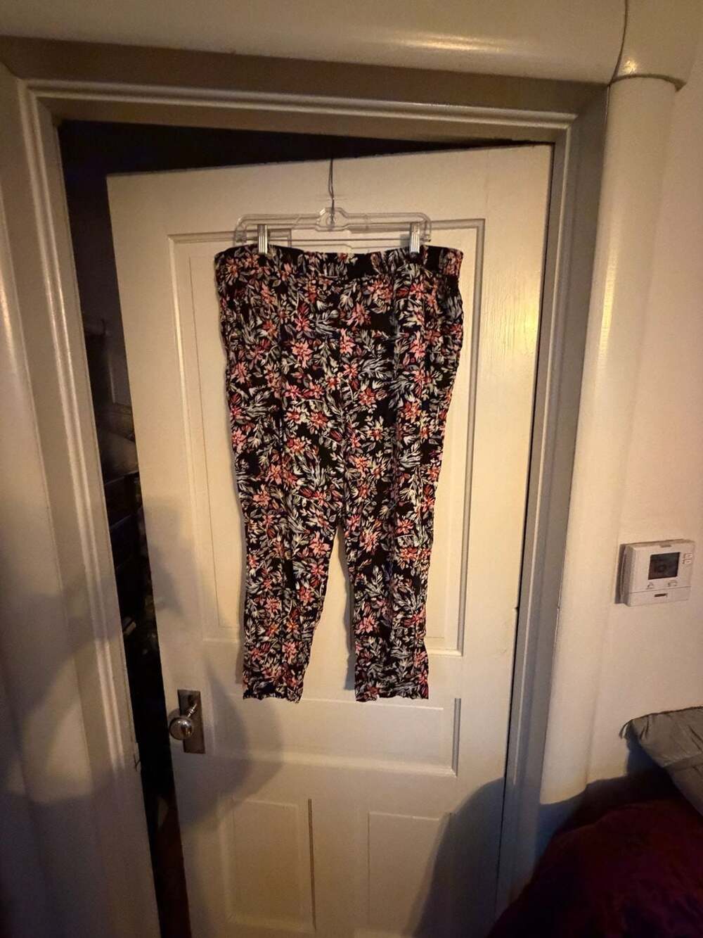 Jessica Simpson Women's Black Floral Viscose Elastic Waist Pull-On Pants Size XL